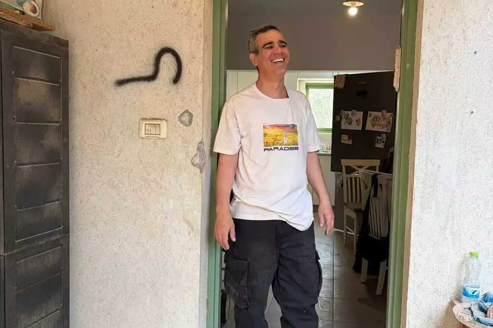 768 jours plus tard : l’ex-otage Omri Miran est de retour chez lui à ...