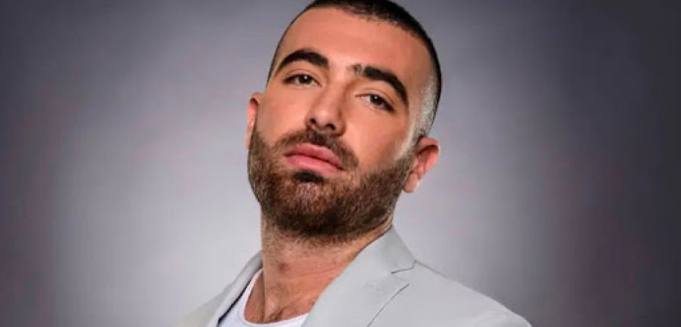Omer Adam rend hommage aux otages libérés au Madisan Square Garden à ...
